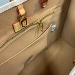 Louis Vuitton Onthego MM Monogram Canvas Beige 35Cm M46912 - Image 8