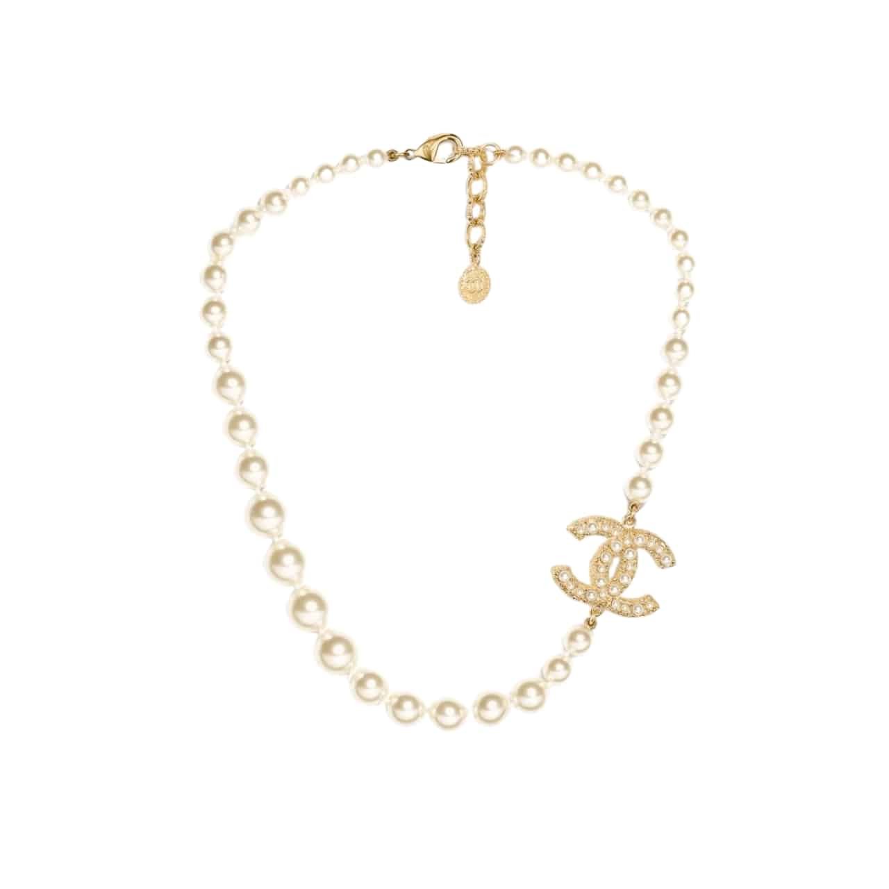 16-3-1 Chanel Metallic Silver Tone Coco Faux Pearl CC Necklace - Image 1