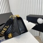 Chanel Medium Boy Quilted Black 25Cm - Image 2
