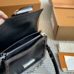 Louis Vuitton Dauphine Soft Vibe MM Black 25Cm M13450 - Image 5
