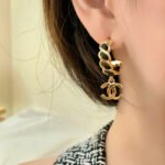 Chanel Chain CC Small Hoop Earrings Gold - Image 5