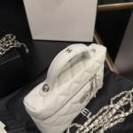 Chanel 25C Matelasse Vanity White 19Cm - Image 5