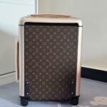 Louis Vuitton Horizon 50 Suitcase Bag Brown 55Cm M23209 - Image 4