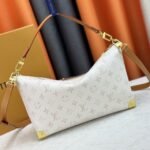 Louis Vuitton Bobo Trunk Off White 32Cm M14661 - Image 4
