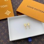 Louis Vuitton Gold And Diamond Earrings Q96495 - Image 4