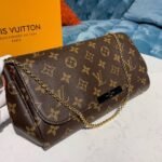 Louis Vuitton Favorite PM Monogram Canvas For Women 24Cm LV M40717 - Image 2