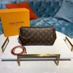 Louis Vuitton Favorite PM Monogram Canvas For Women 24Cm LV M40717 - Image 5