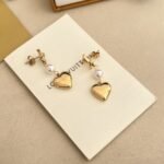 Louis Vuitton LV Heart Earrings Gold M01011 - Image 3
