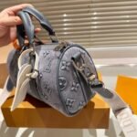 Louis Vuitton Keepall Bandoulière 25 Monogram Washed Denim Canvas 24Cm M22762 - Image 4