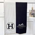 Hermes H Letter Cashmere Muffler Black - Image 2