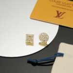Louis Vuitton Idylle Blossom Stud Earrings Gold And Diamonds - Image 6