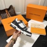 Louis Vuitton Trainer Sneakers Black And White 1A9JGB - Image 5